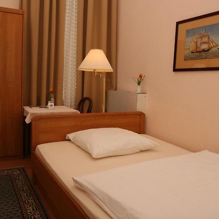 برلين Hotel Pension Fasanenhaus المظهر الخارجي الصورة