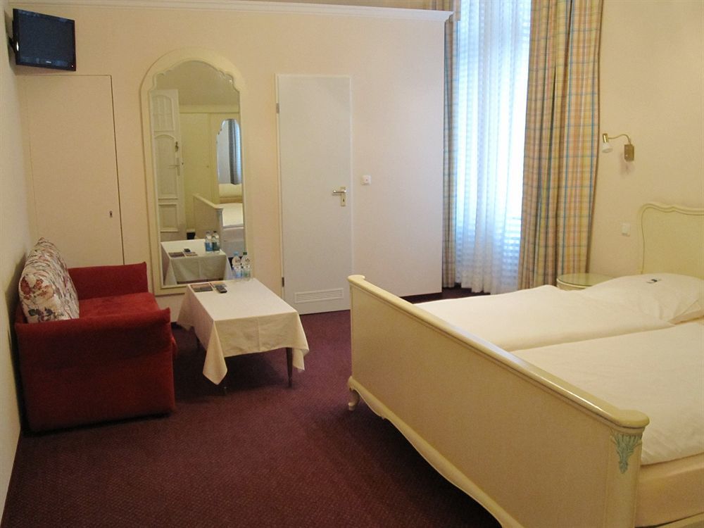 برلين Hotel Pension Fasanenhaus المظهر الخارجي الصورة