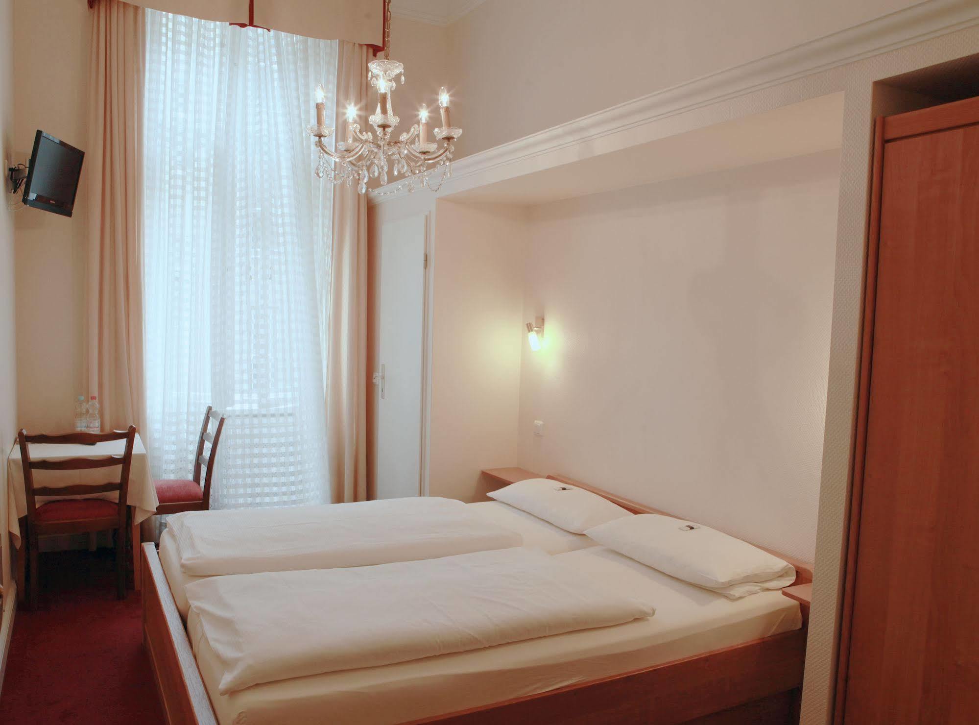 برلين Hotel Pension Fasanenhaus المظهر الخارجي الصورة