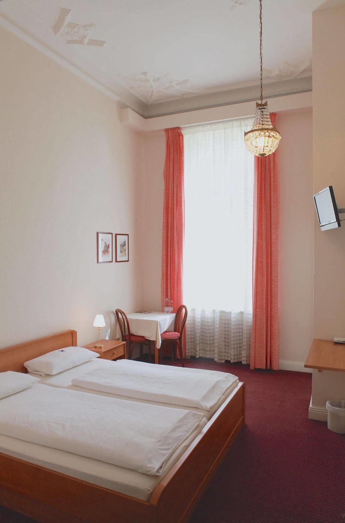 برلين Hotel Pension Fasanenhaus المظهر الخارجي الصورة