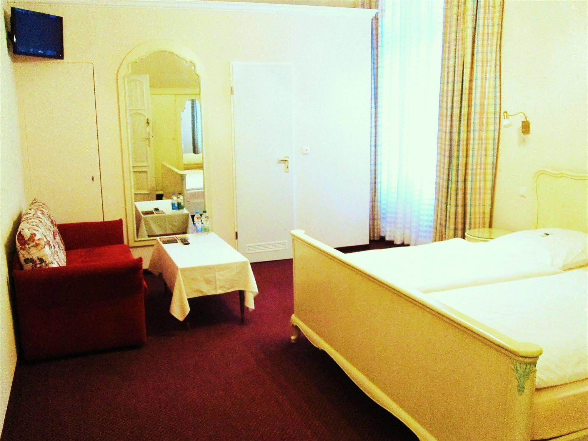 برلين Hotel Pension Fasanenhaus المظهر الخارجي الصورة