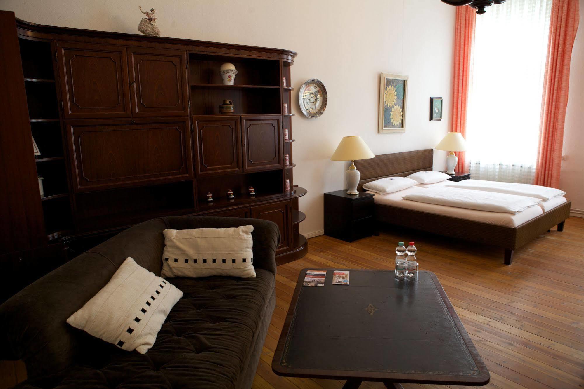 برلين Hotel Pension Fasanenhaus المظهر الخارجي الصورة