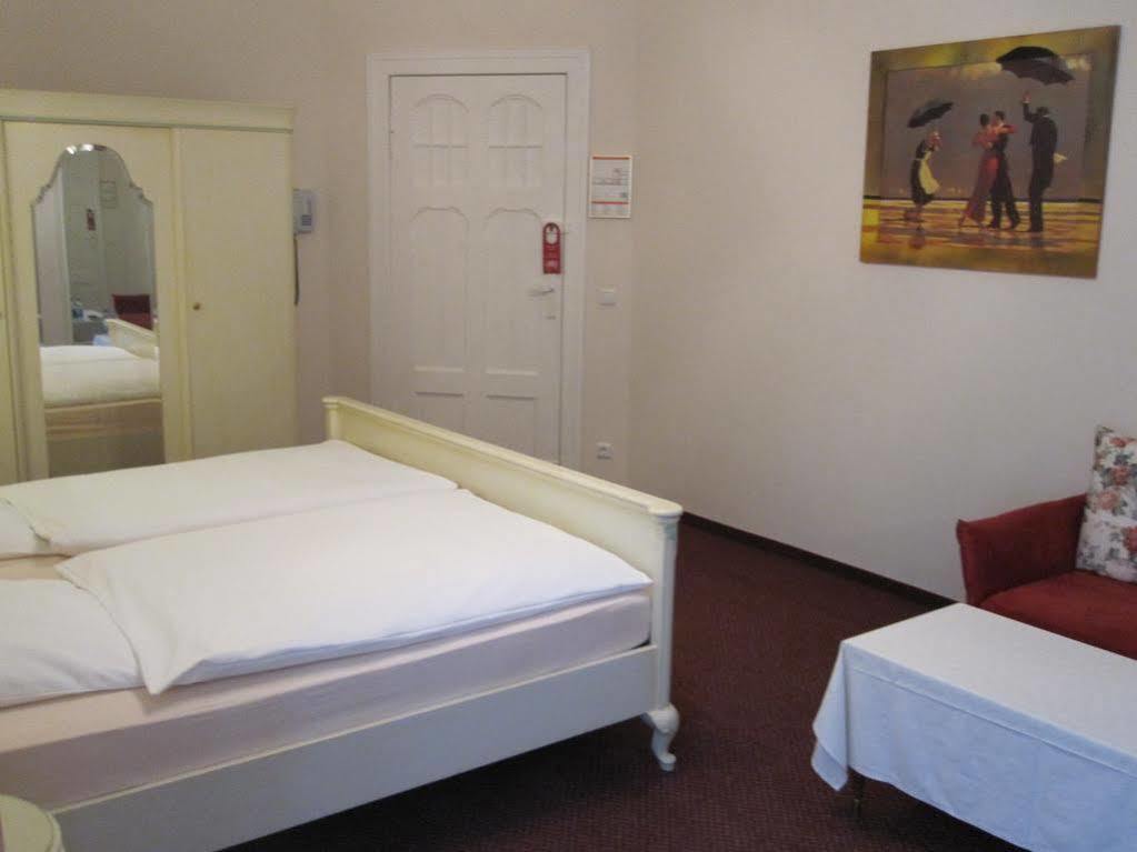 برلين Hotel Pension Fasanenhaus المظهر الخارجي الصورة